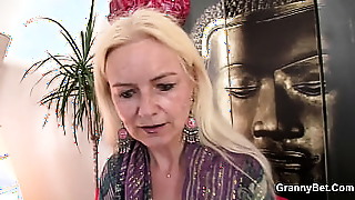 Older woman rides thick shaft with confidence